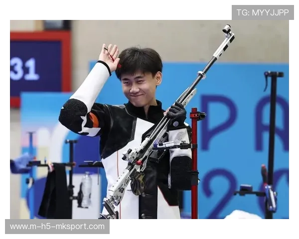 射击冠军打完抱枪亲吻——背后隐藏的荣耀与情感