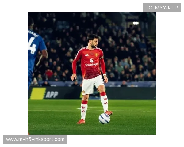 曼联需要在传球链条中找到更多有效衔接点，曼联传奇人物